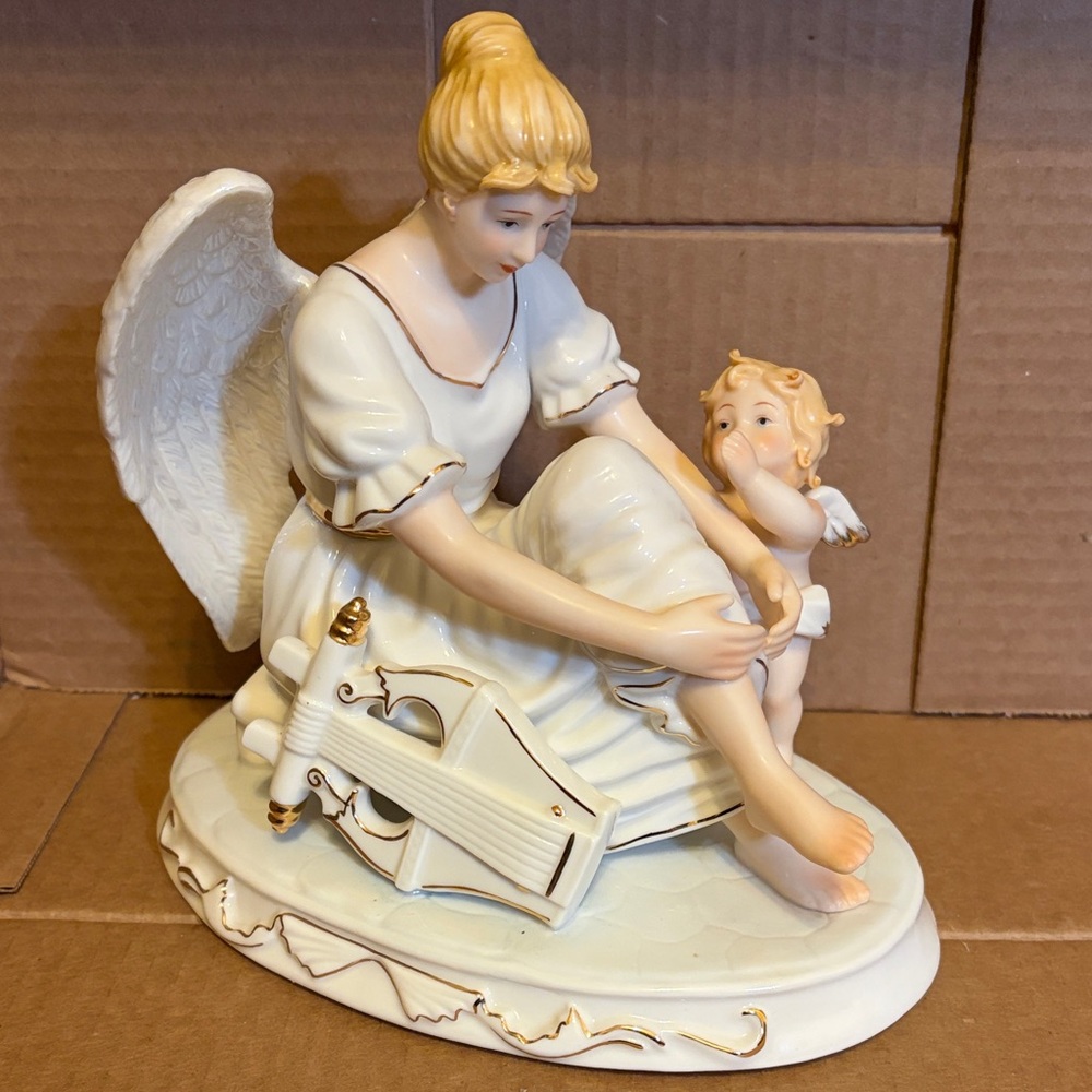 O'Well Porcelain Angel and Cherub Figurine